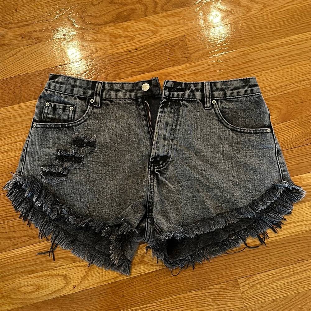 Black High-Waisted Jean Shorts, size L